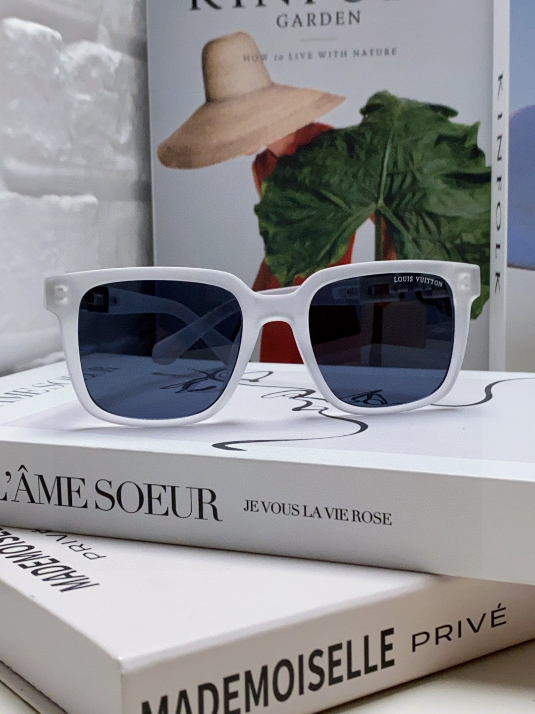 Louis Vuitton Square Blue Lens Sunglasses for Men & Women - 371393