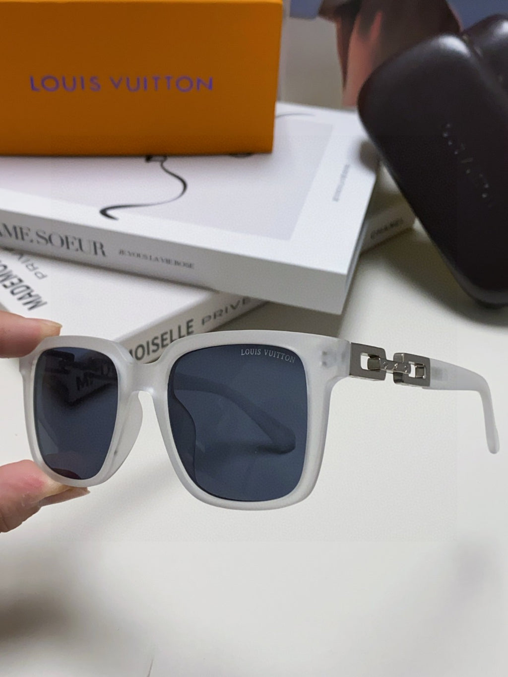 Louis Vuitton Square Blue Lens Sunglasses for Men & Women - 371393 - detail image 5
