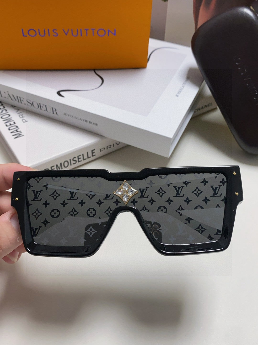Louis Vuitton Square Silver Lens Sunglasses for Men & Women - 371394 - detail image 3