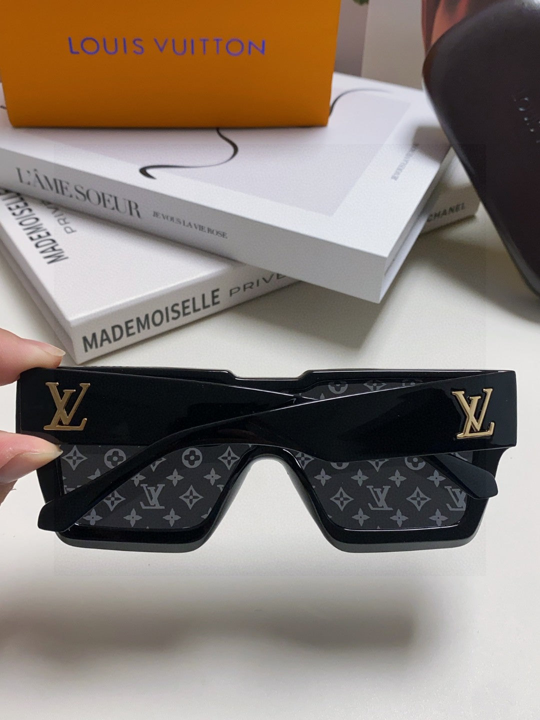 Louis Vuitton Square Silver Lens Sunglasses for Men & Women - 371394 - detail image 4