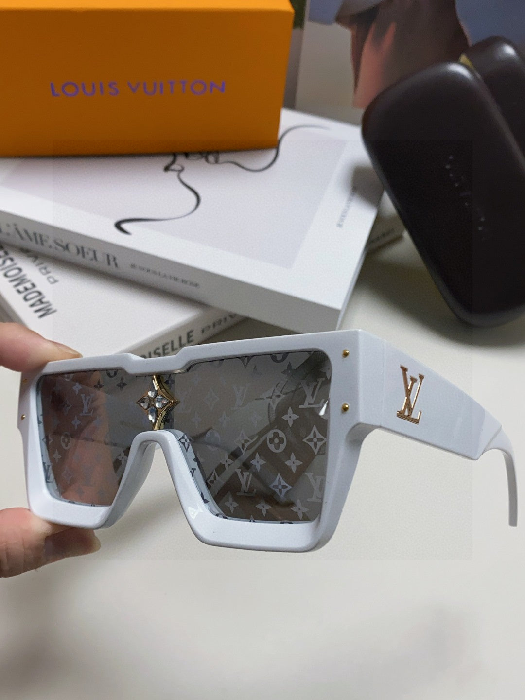 Louis Vuitton Square Gray Lens Sunglasses for Men & Women - 371395 - detail image 5