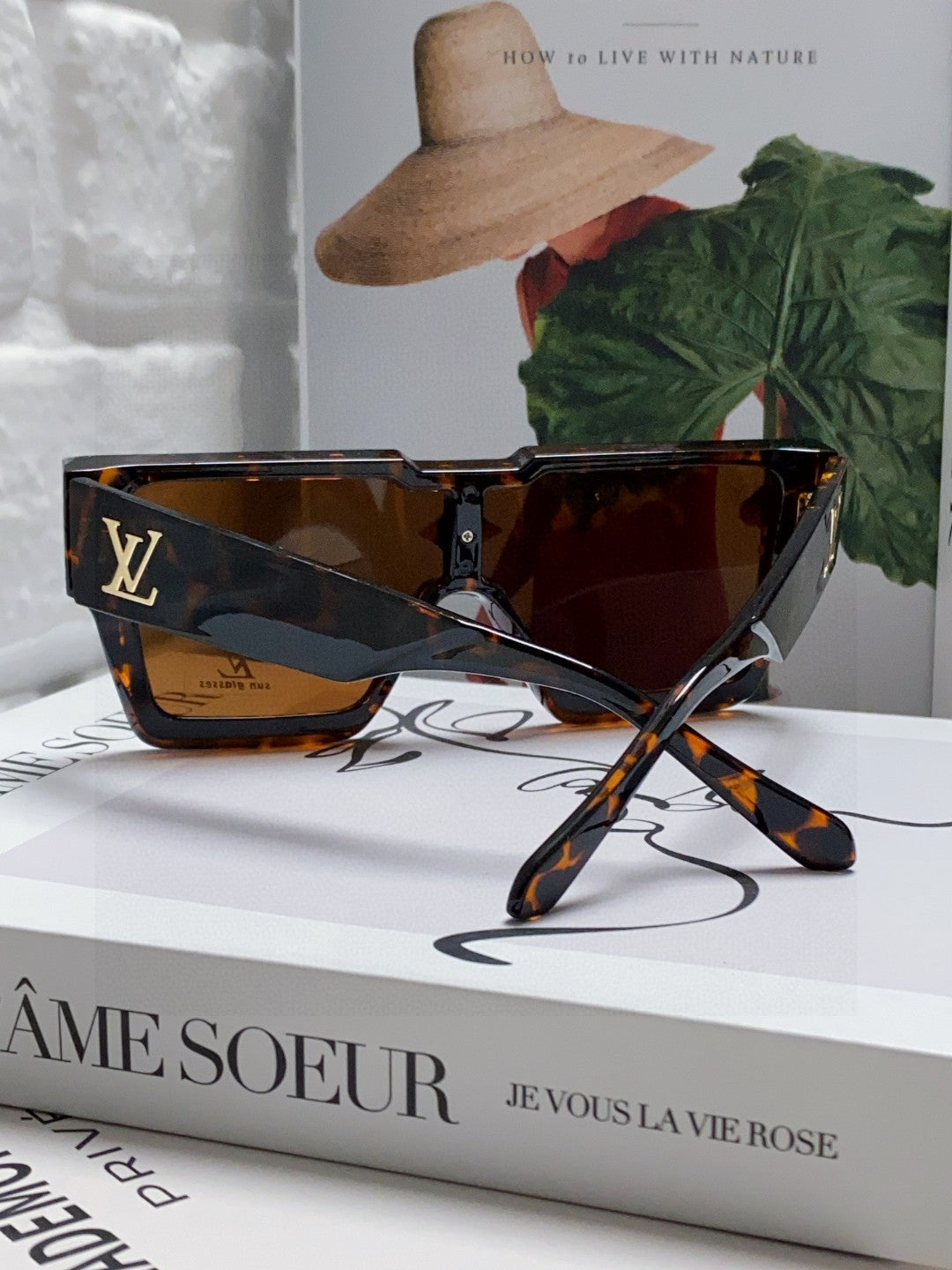 Louis Vuitton Square Black Lens Sunglasses for Men & Women - 371396 - detail image 2