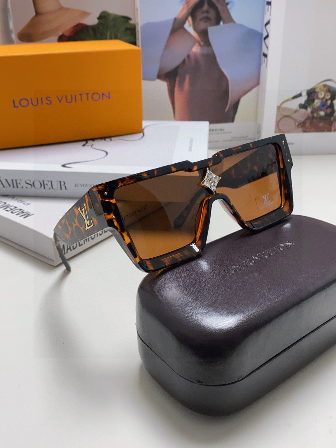 Louis Vuitton Square Black Lens Sunglasses for Men & Women - 371396 - detail image 7