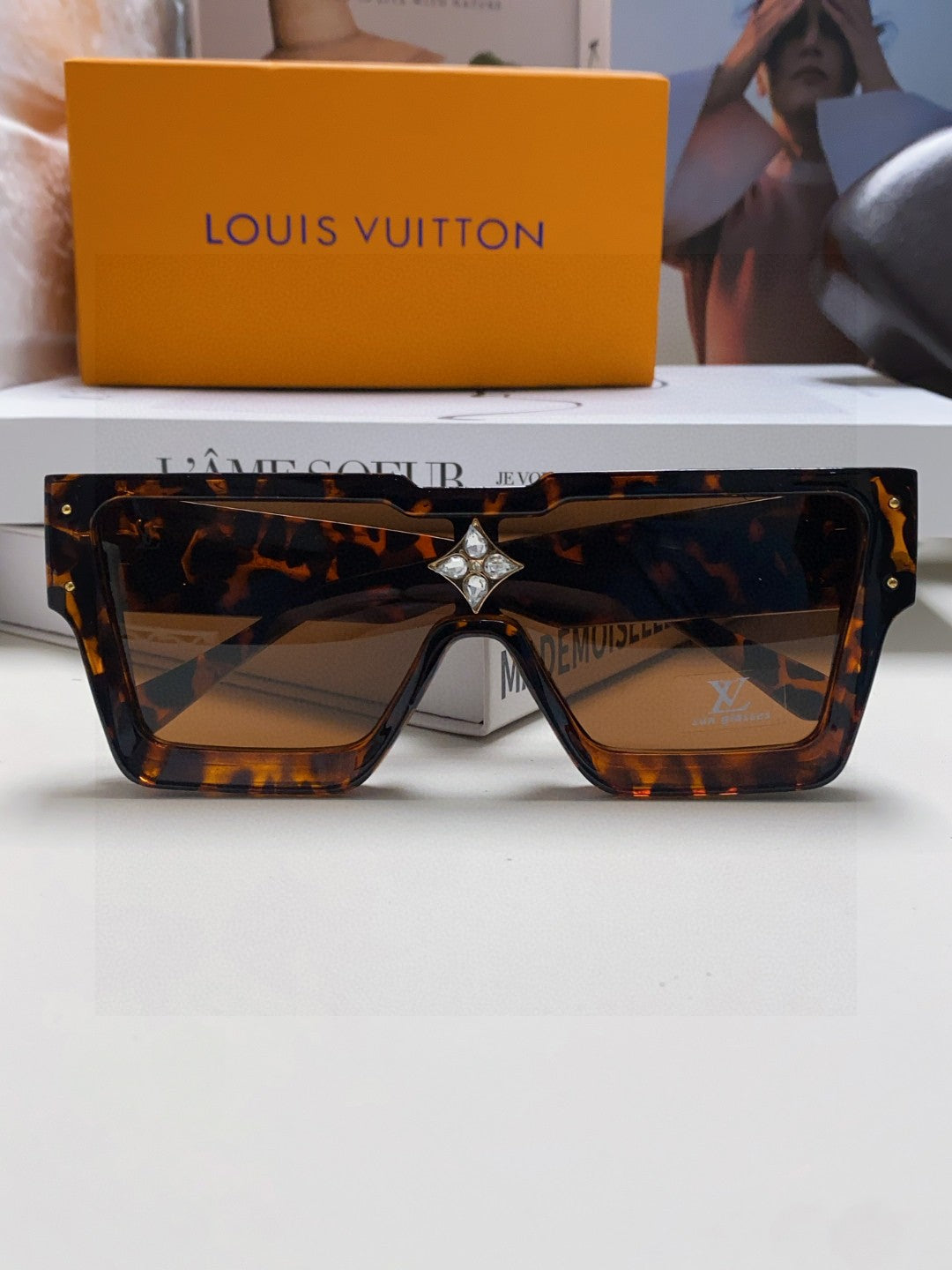 Louis Vuitton Square Black Lens Sunglasses for Men & Women - 371396 - detail image 6