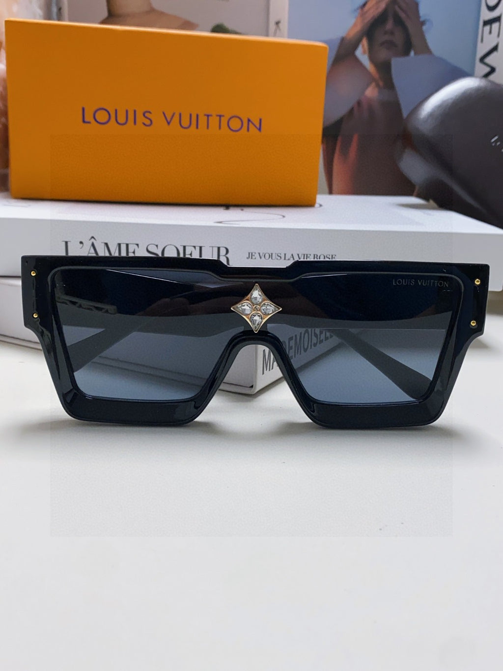 Louis Vuitton Square Black Lens Sunglasses for Men & Women - 371398 - detail image 6
