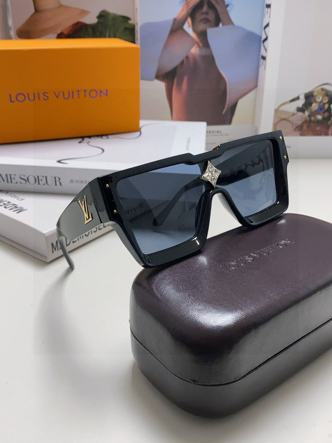 Louis Vuitton Square Black Lens Sunglasses for Men & Women - 371398 - detail image 7