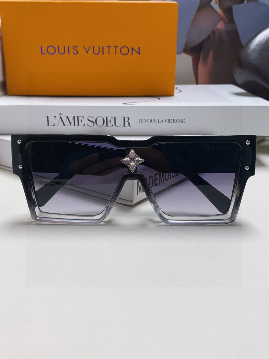 Louis Vuitton Square Black Lens Sunglasses for Men & Women - 371399 - detail image 6