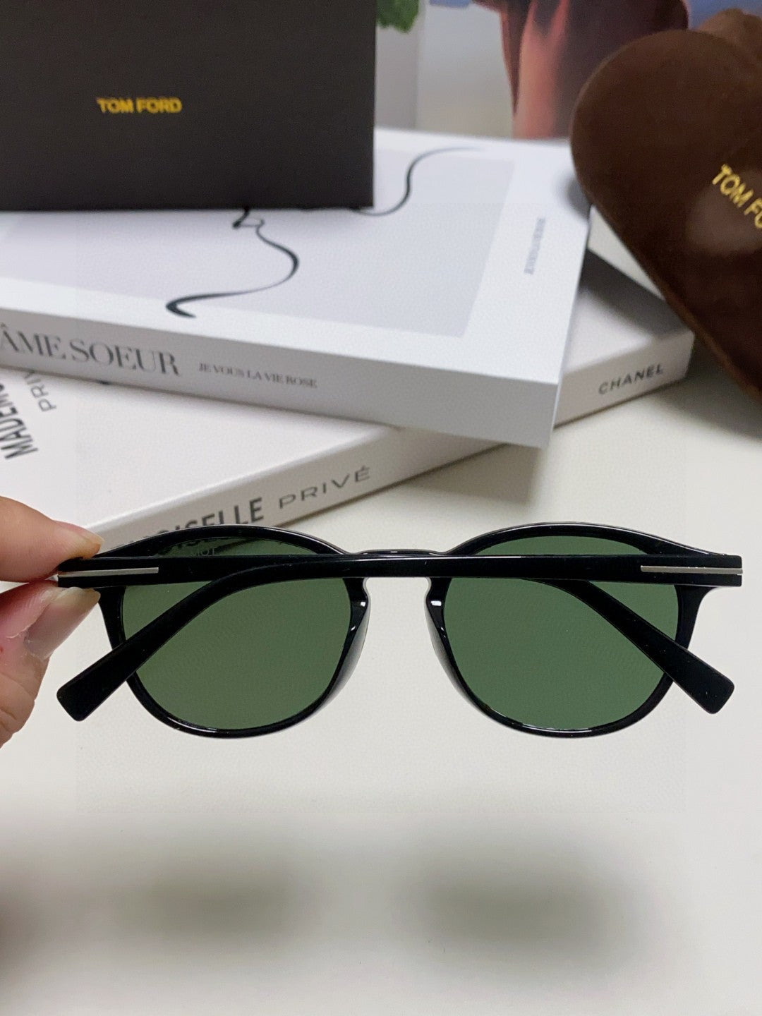 Tom Ford Polarized Round Green Lens Sunglasses for Men & Women - detail image 4