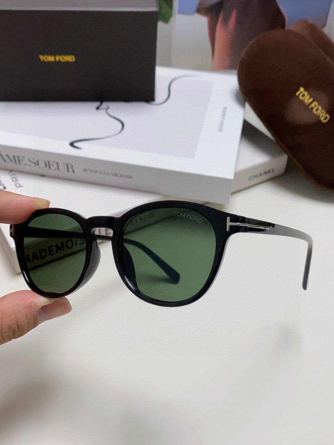 Tom Ford Polarized Round Green Lens Sunglasses for Men & Women - detail image 5