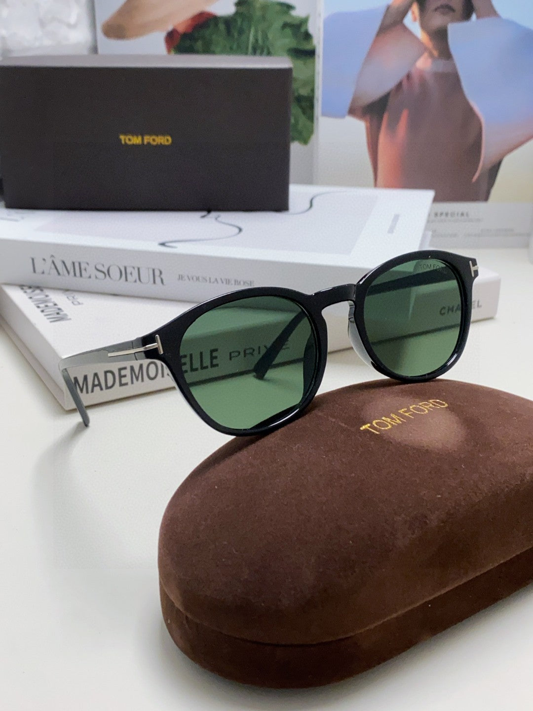 Tom Ford Polarized Round Green Lens Sunglasses for Men & Women - detail image 7