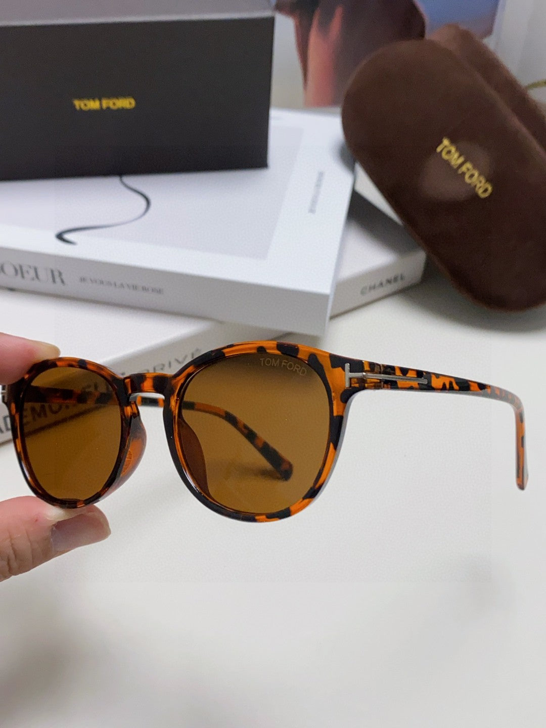 Tom Ford Polarized Round Brown Lens Sunglasses for Men & Women - detail image 5