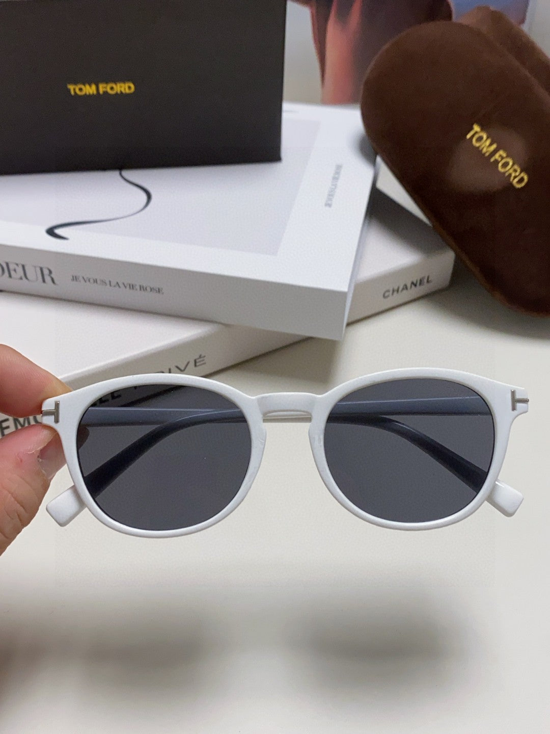 Tom Ford Polarized Round Gray Lens Sunglasses for Men & Women - 372570 - detail image 3