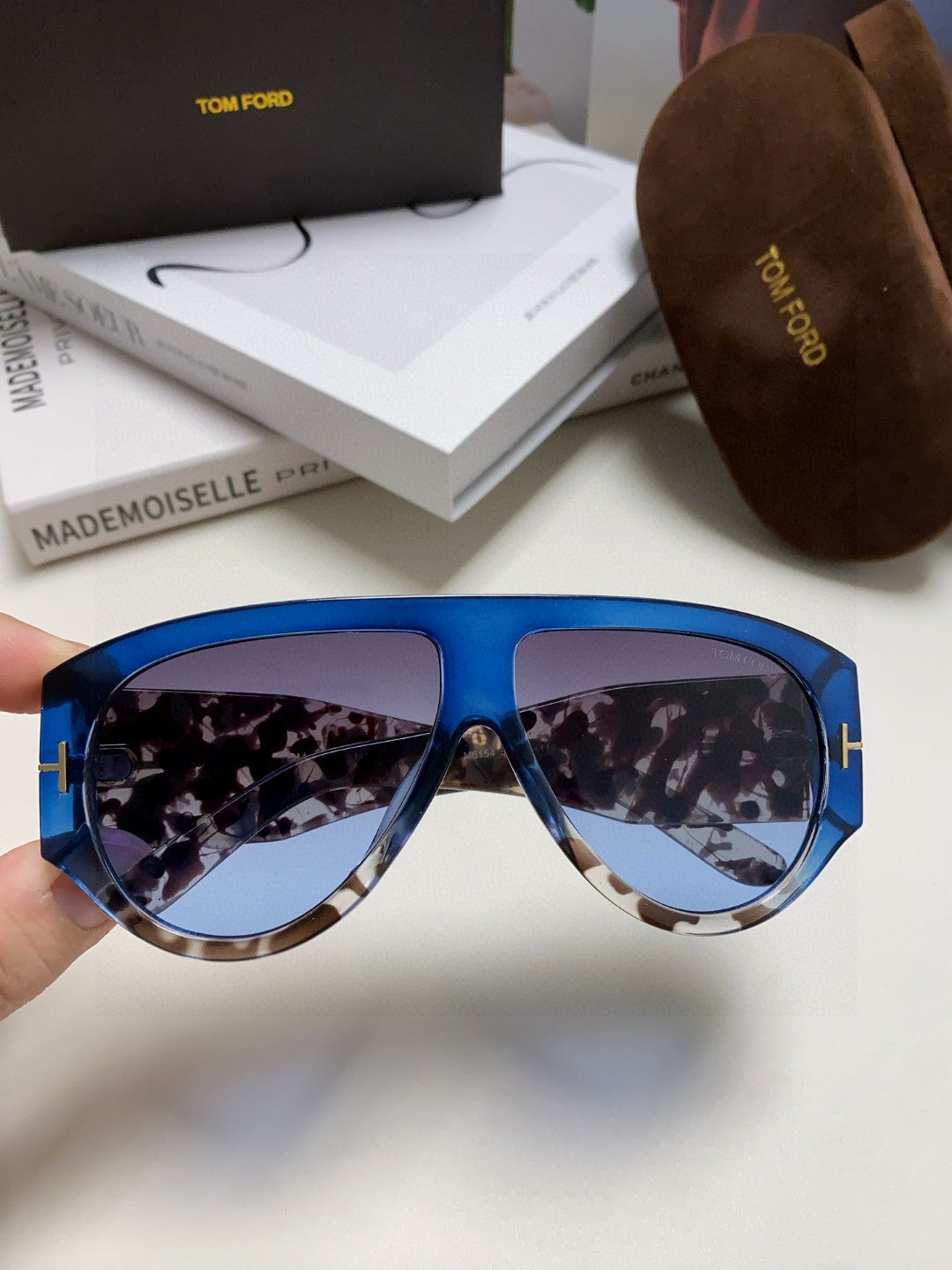 Tom Ford Aviator Blue Lens Sunglasses for Men & Women - 372572 - detail image 3