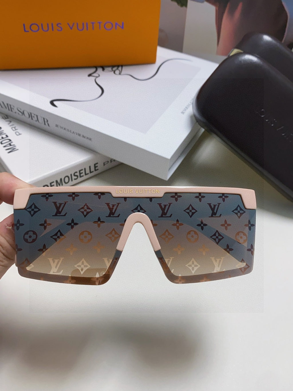 Louis Vuitton Fashion Gray Lens Sunglasses for Men - 371263 - detail image 3
