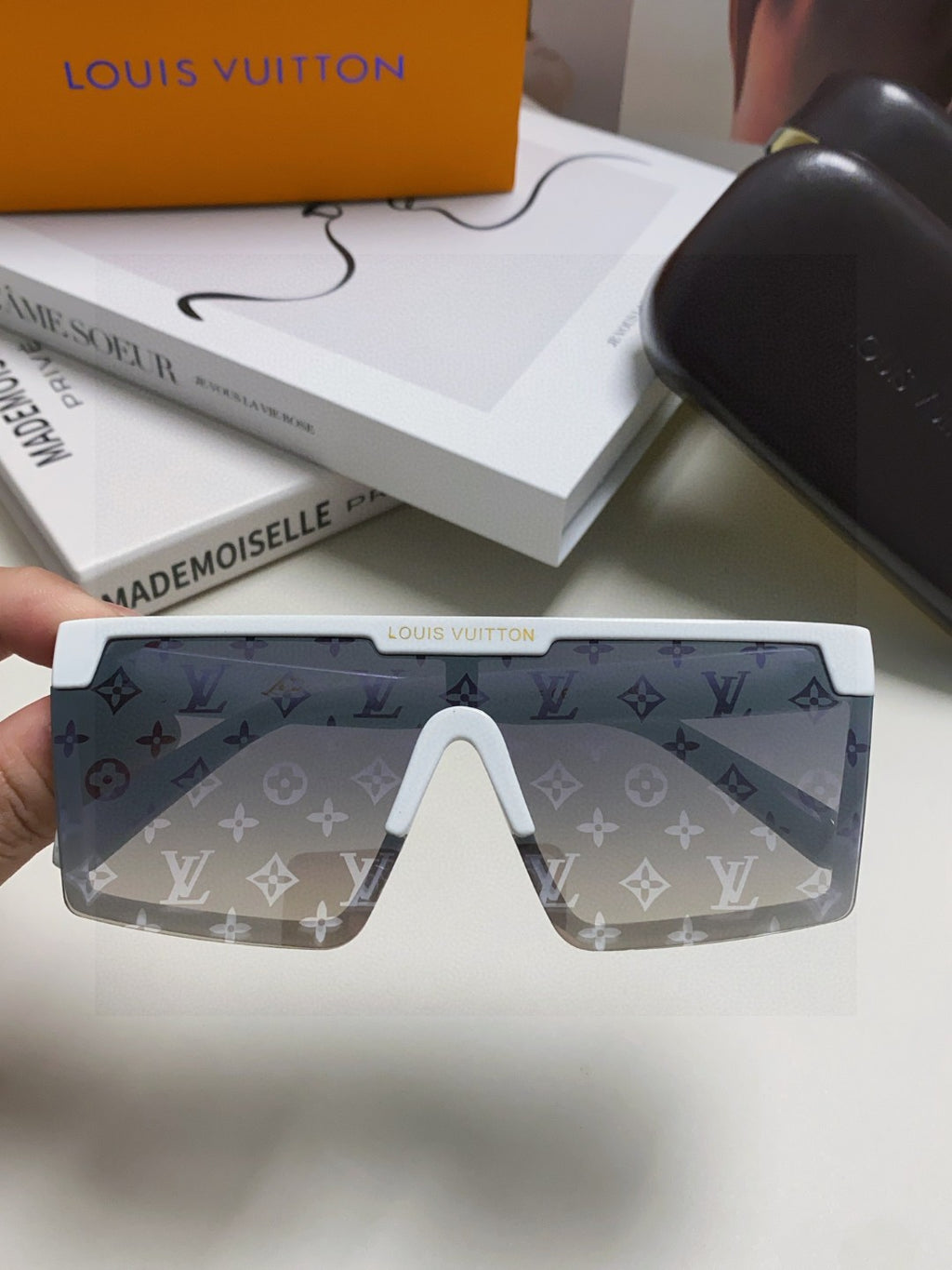 Louis Vuitton Fashion Gray Lens Sunglasses for Men - 371264 - detail image 3