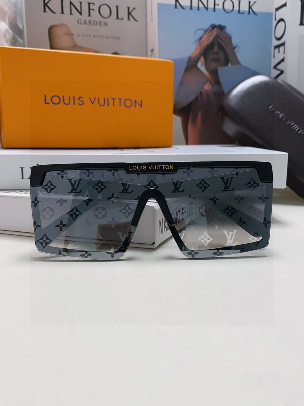 Louis Vuitton Fashion Gray Lens Sunglasses for Men - detail image 6