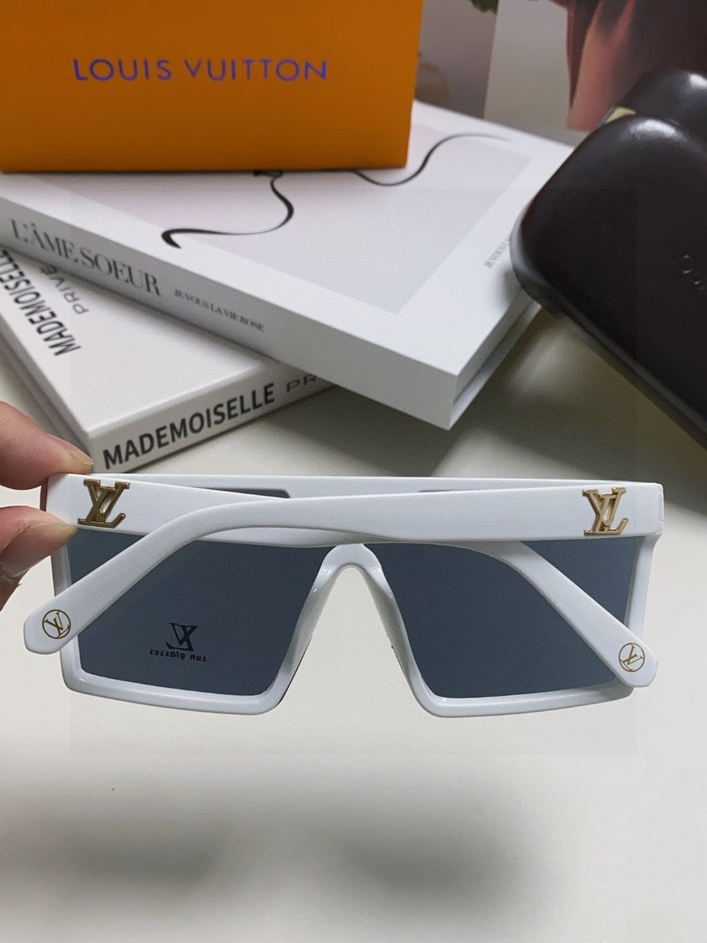 Louis Vuitton Fashion Blue Lens Sunglasses for Men - 371267 - detail image 4