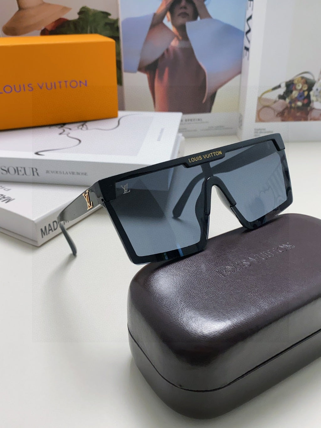 Louis Vuitton Fashion Blue Lens Sunglasses for Men - detail image 7