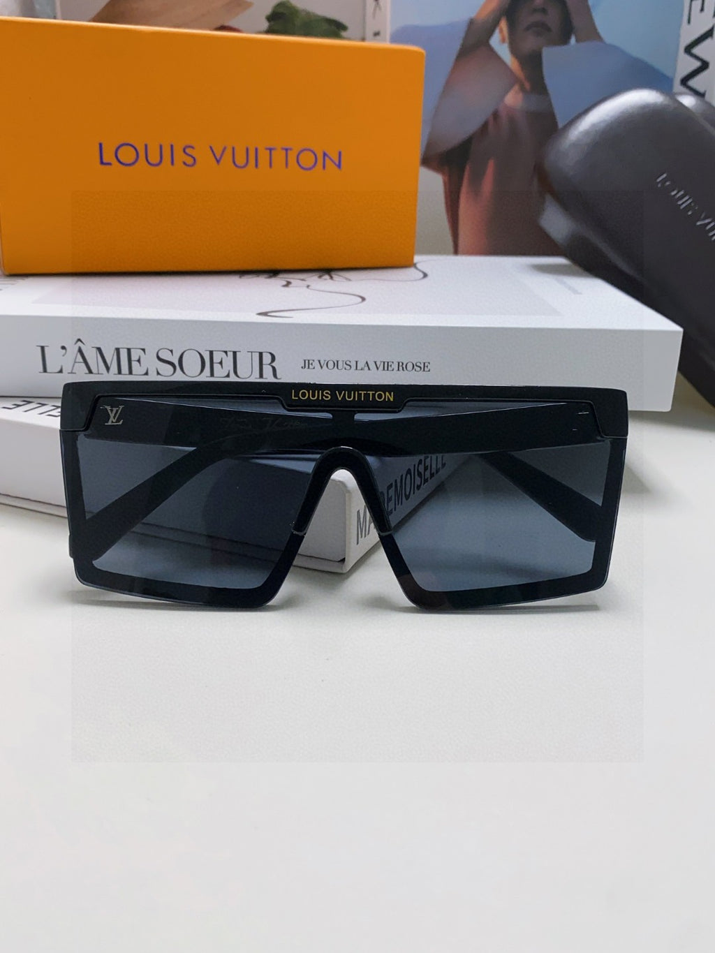 Louis Vuitton Fashion Blue Lens Sunglasses for Men - detail image 6