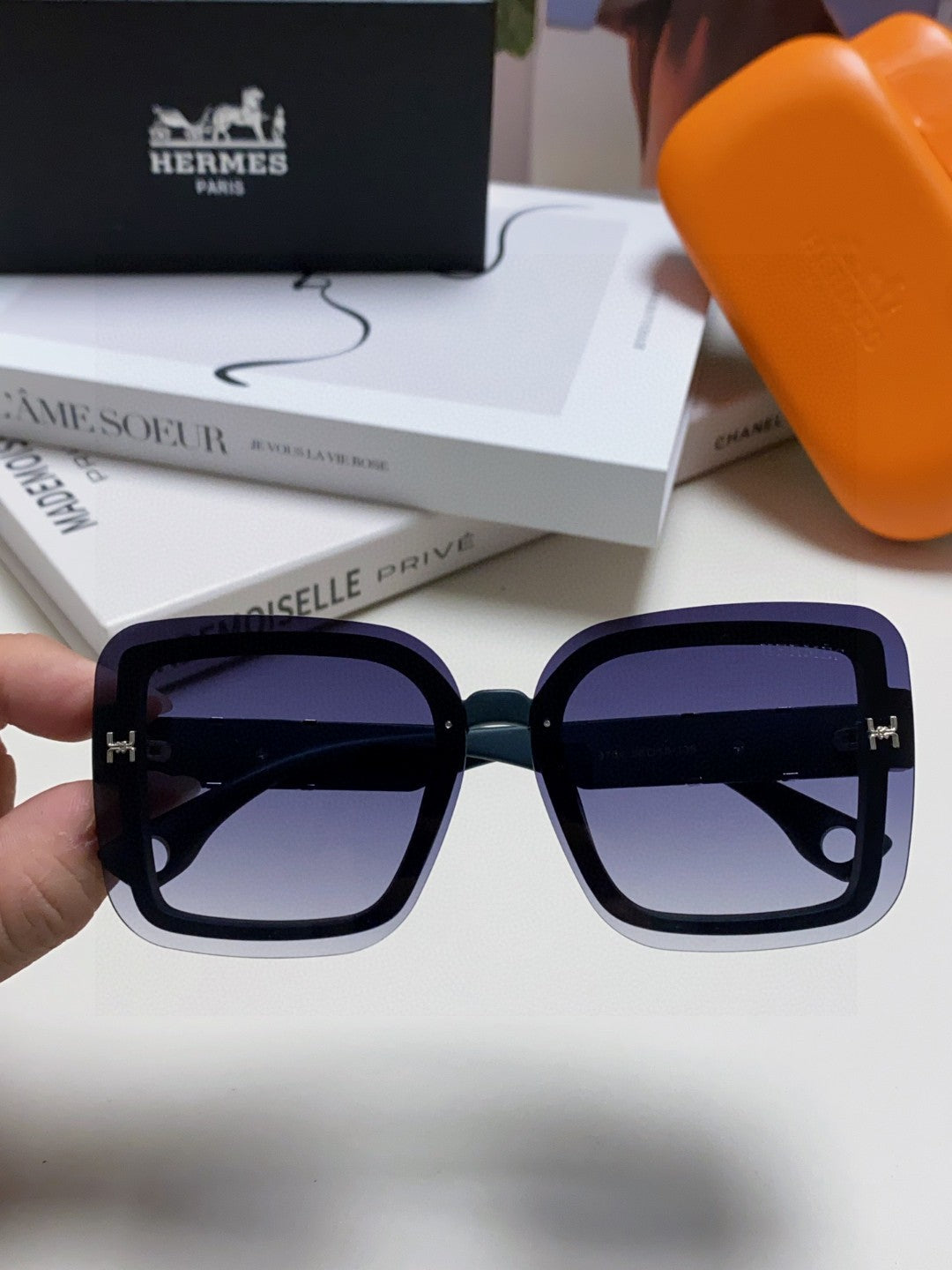 Hermès Oversized Blue Lens Sunglasses for Men & Women - detail image 3