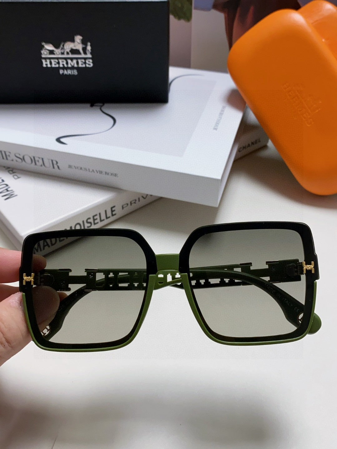 Hermès Fashion Gray Lens Sunglasses for Women - 399437 - detail image 3