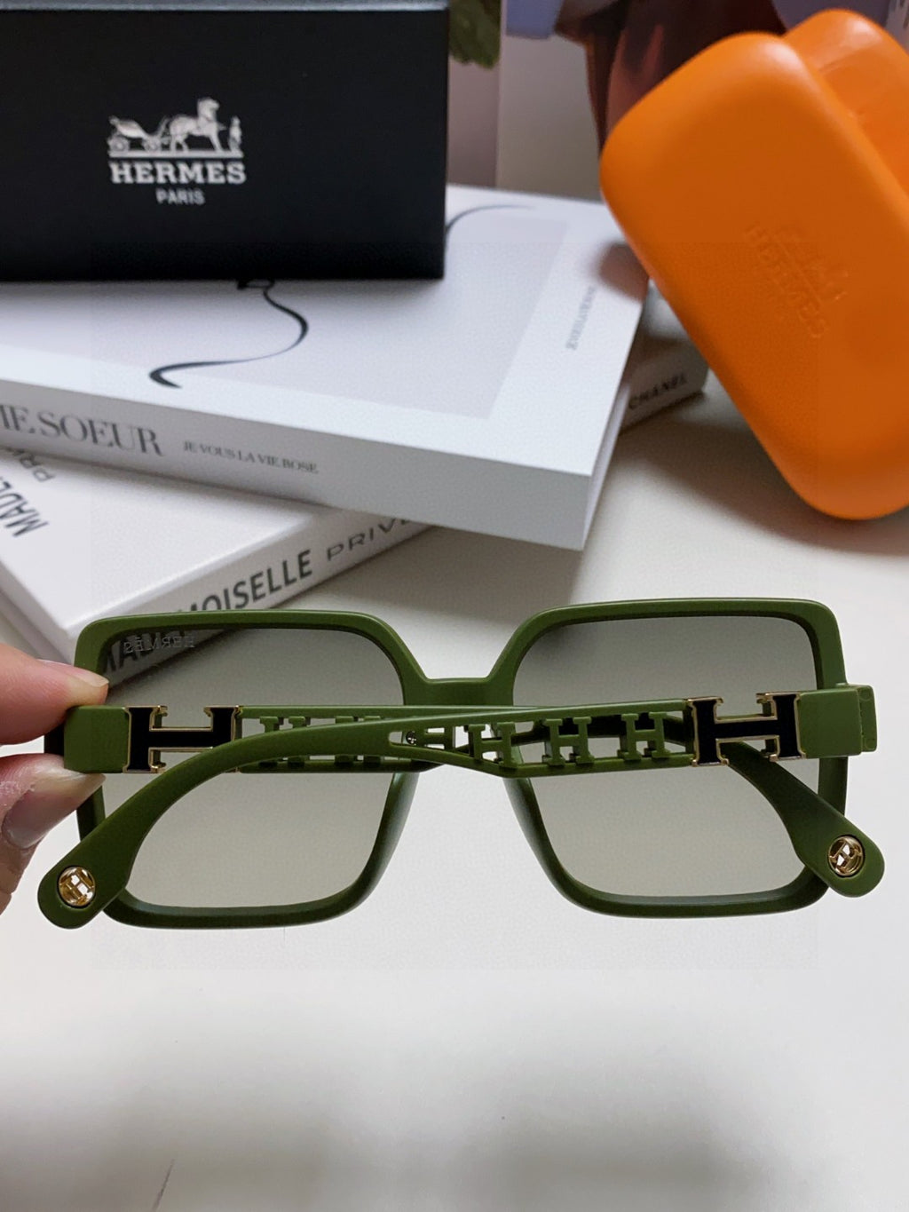 Hermès Fashion Gray Lens Sunglasses for Women - 399437 - detail image 4