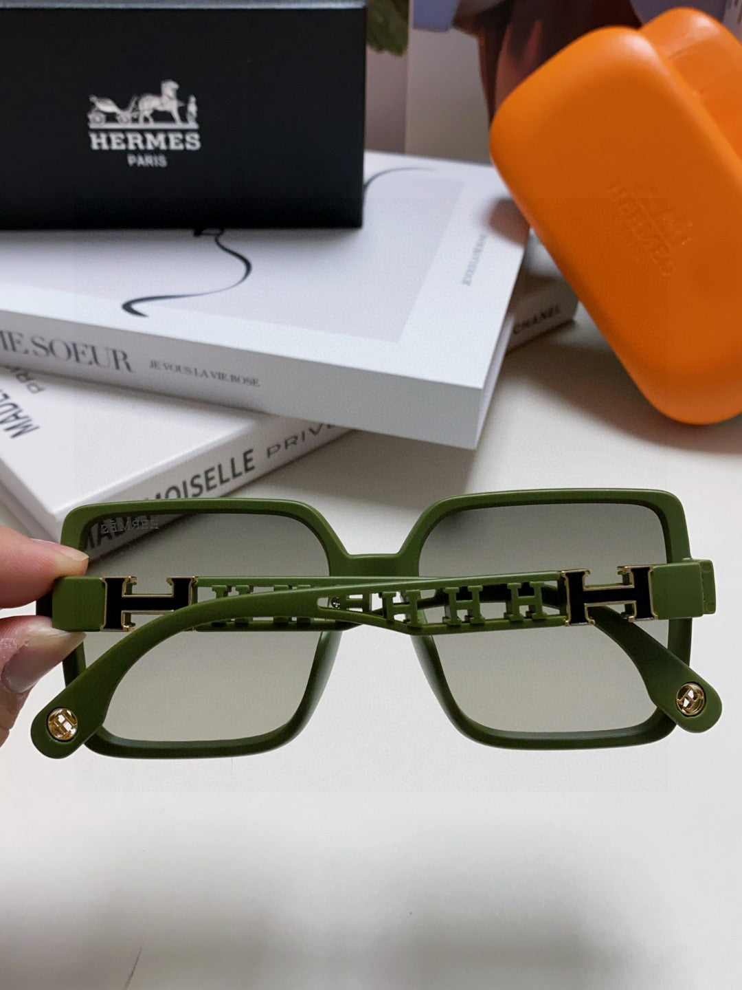 Hermès Fashion Gray Lens Sunglasses for Women - 399437 - detail image 4