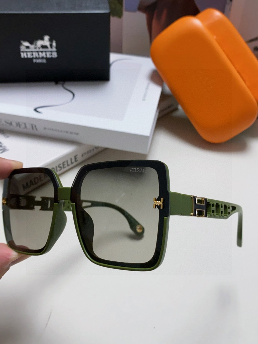 Hermès Fashion Gray Lens Sunglasses for Women - 399437 - detail image 5