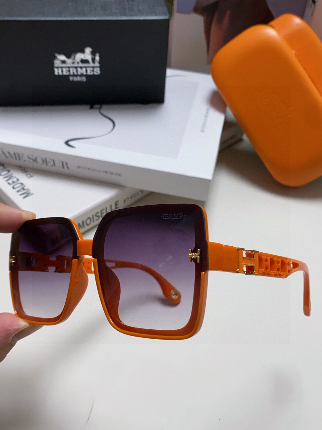 Hermès Fashion Red Lens Sunglasses for Women - detail image 5