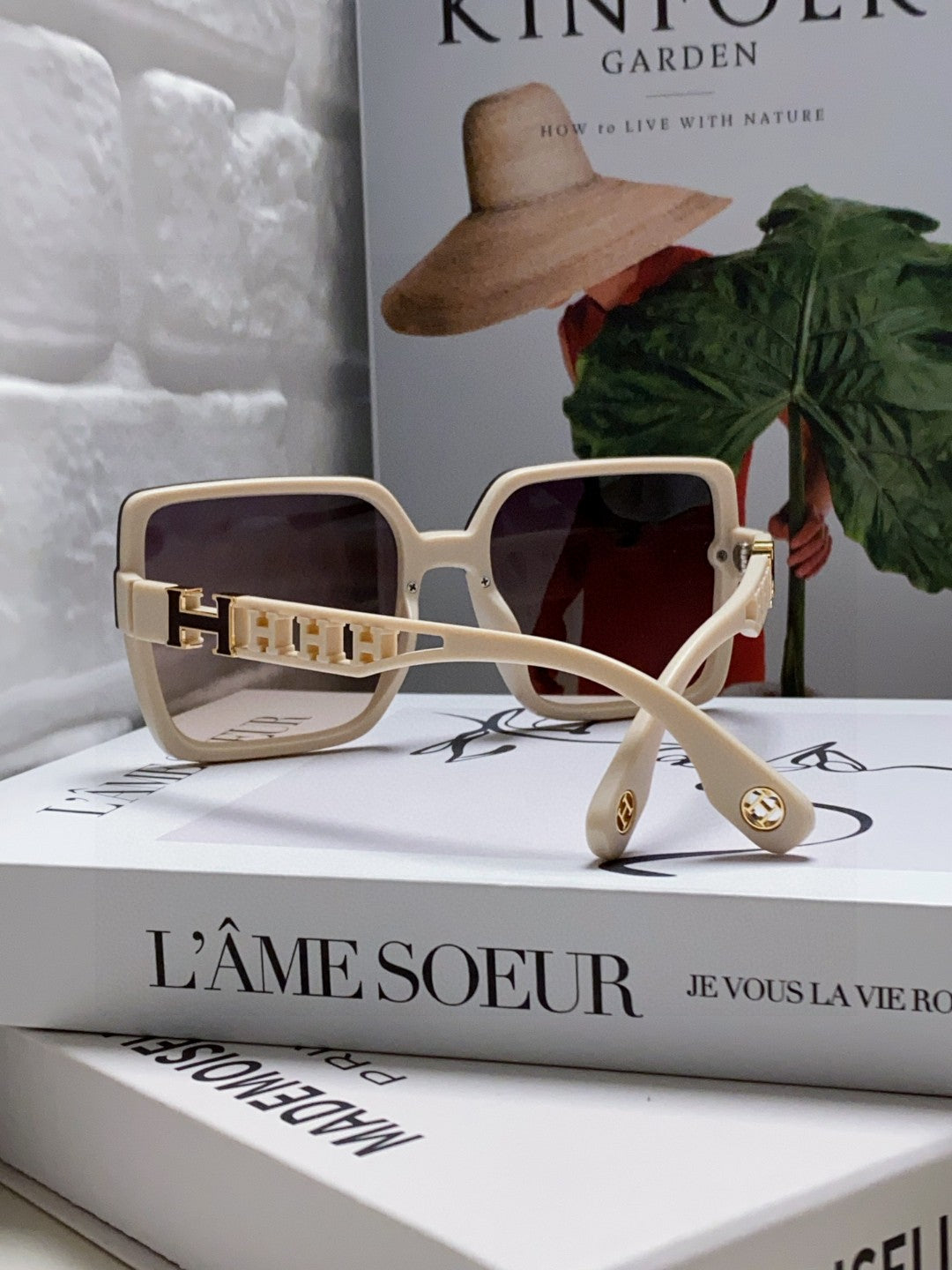 Hermès Fashion Gray Lens Sunglasses for Women - detail image 2