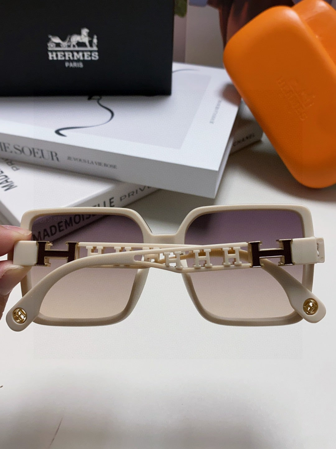 Hermès Fashion Gray Lens Sunglasses for Women - detail image 4