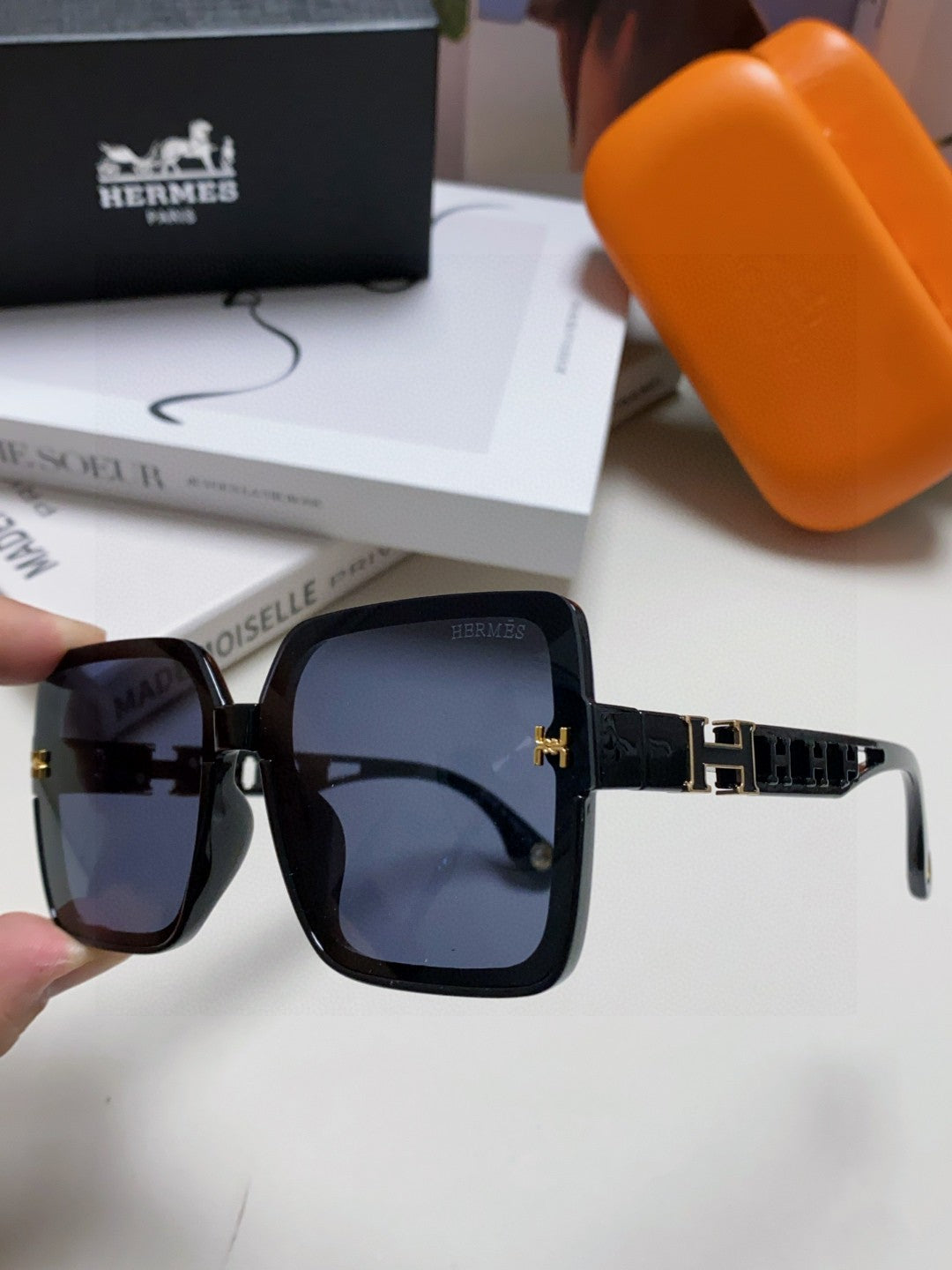 Hermès Fashion Blue Lens Sunglasses for Women - detail image 5