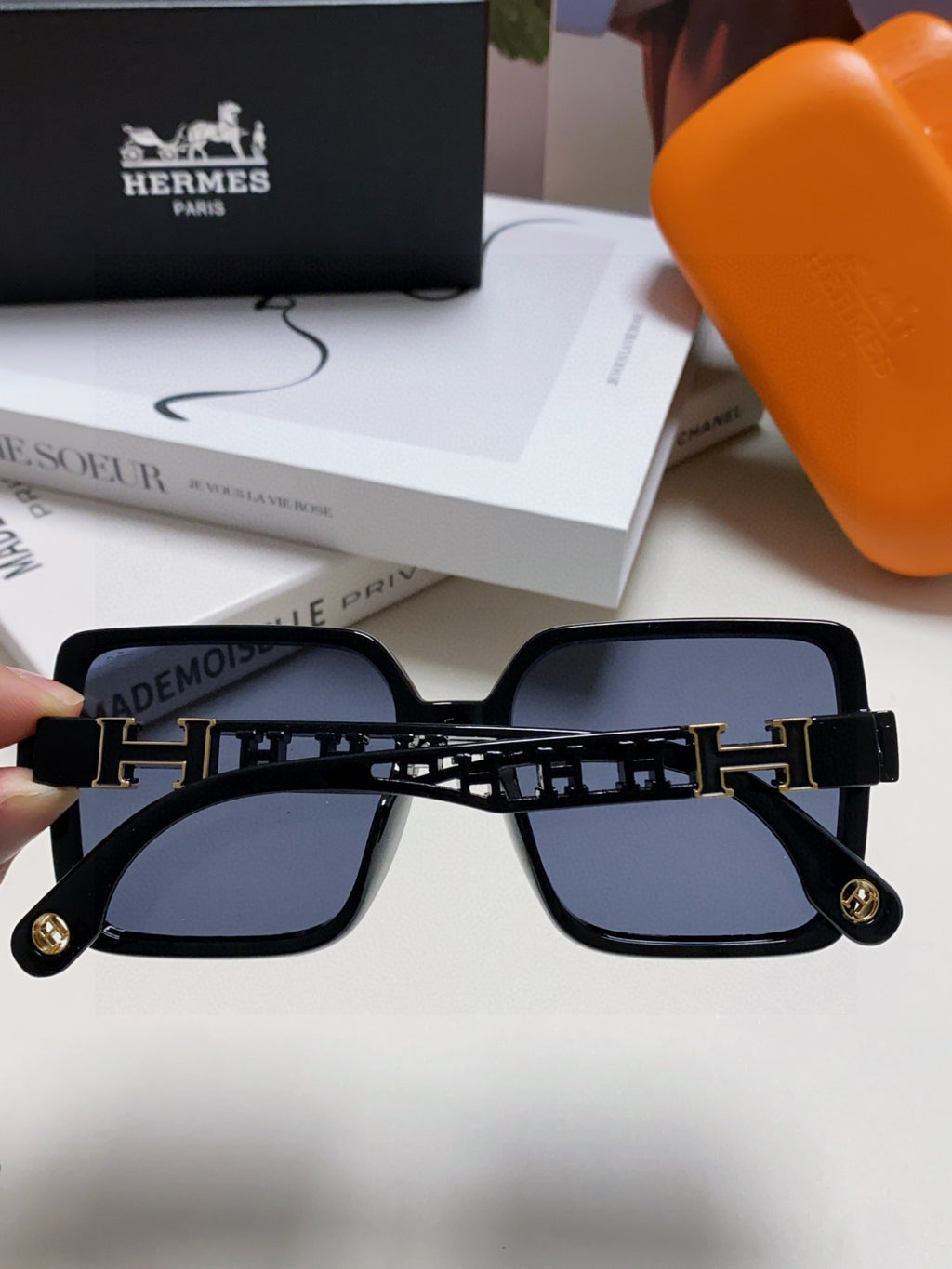 Hermès Fashion Blue Lens Sunglasses for Women - detail image 4