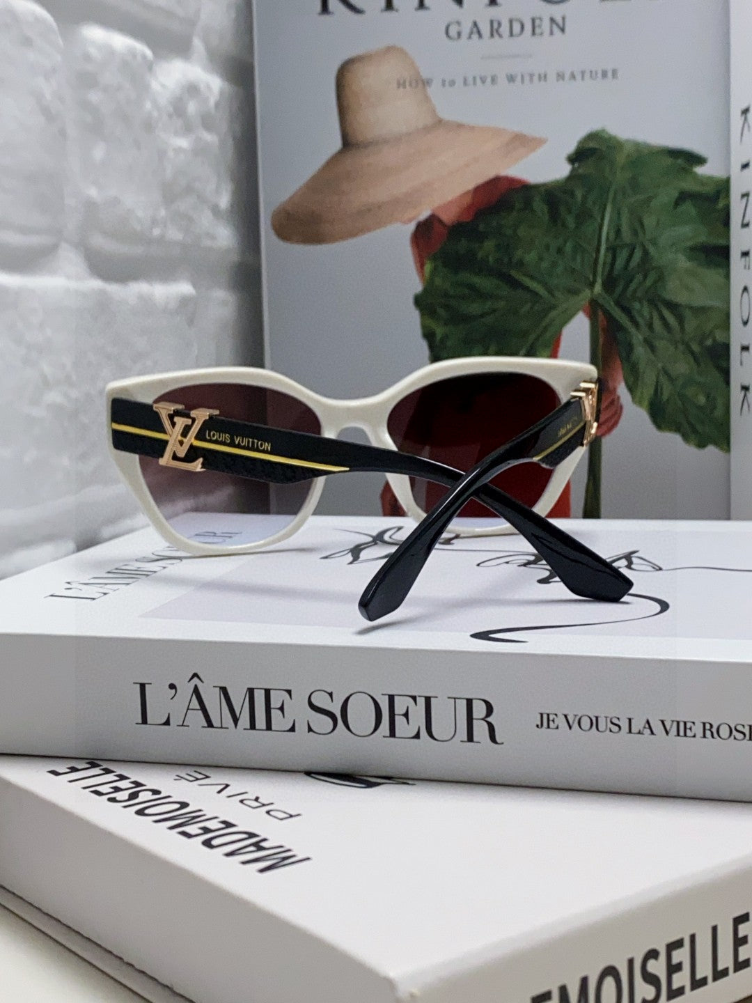 Louis Vuitton Acetate Fashion Gray Lens Sunglasses for Women - 398167 - detail image 2