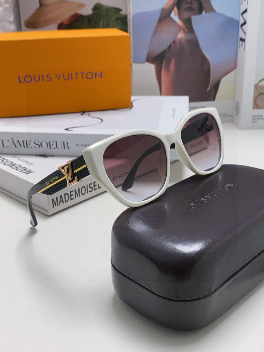 Louis Vuitton Acetate Fashion Gray Lens Sunglasses for Women - 398167 - detail image 7
