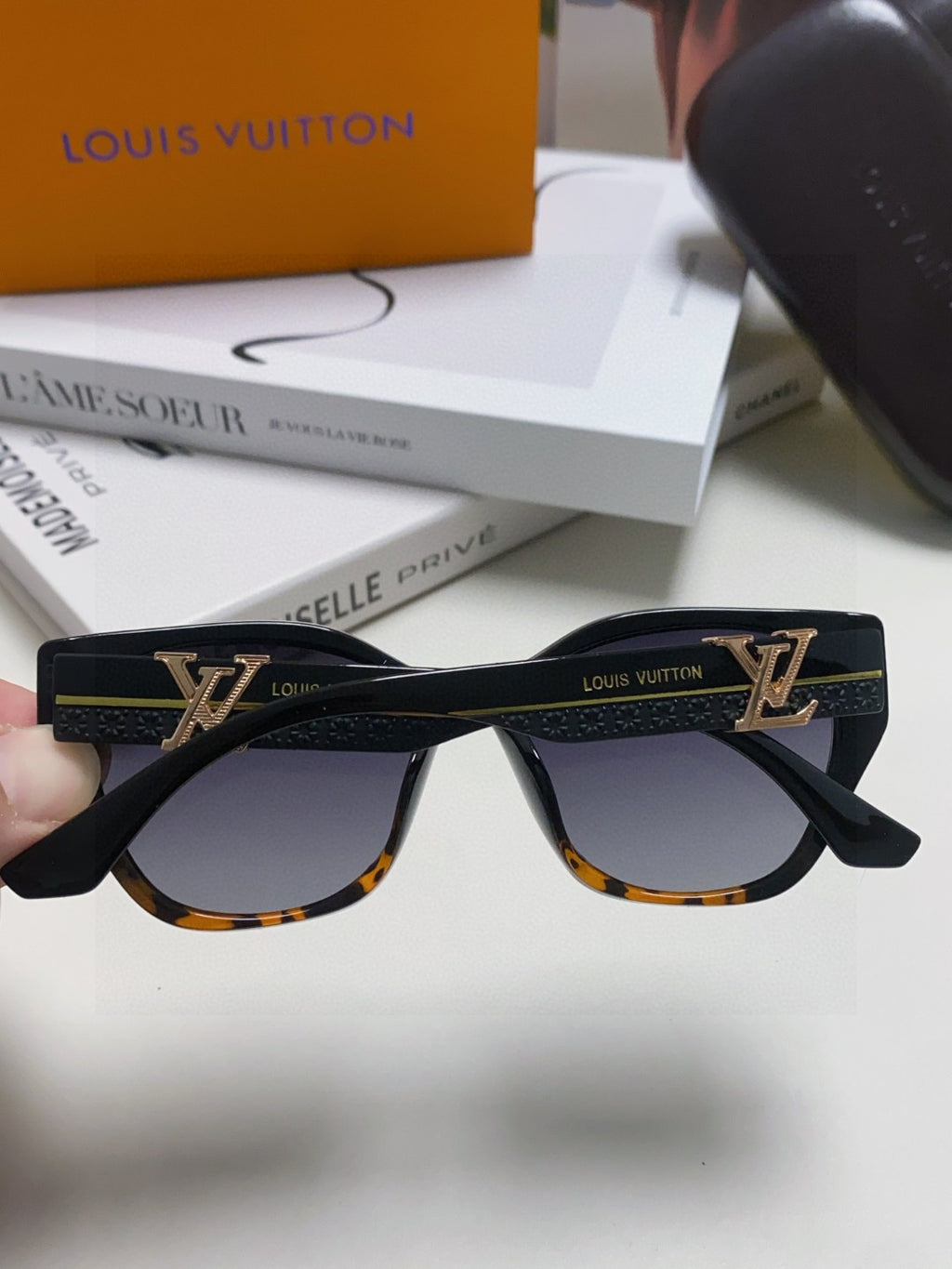 Louis Vuitton Acetate Fashion Gray Lens Sunglasses for Women - detail image 4