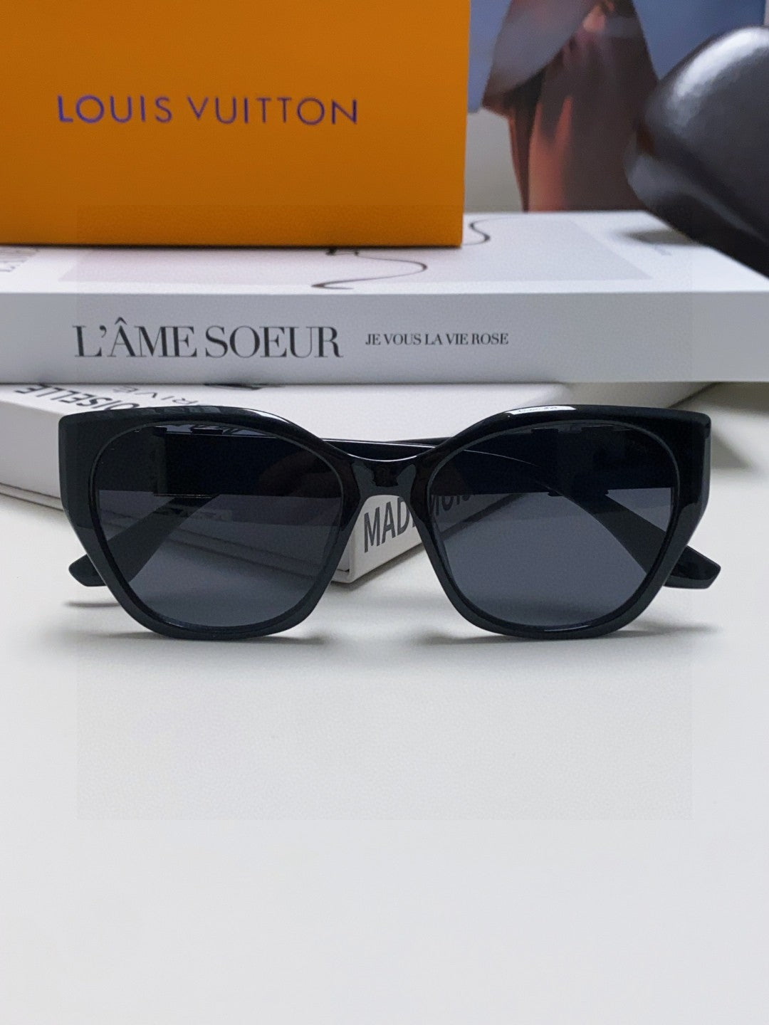 Louis Vuitton Acetate Fashion Blue Lens Sunglasses for Women - detail image 6