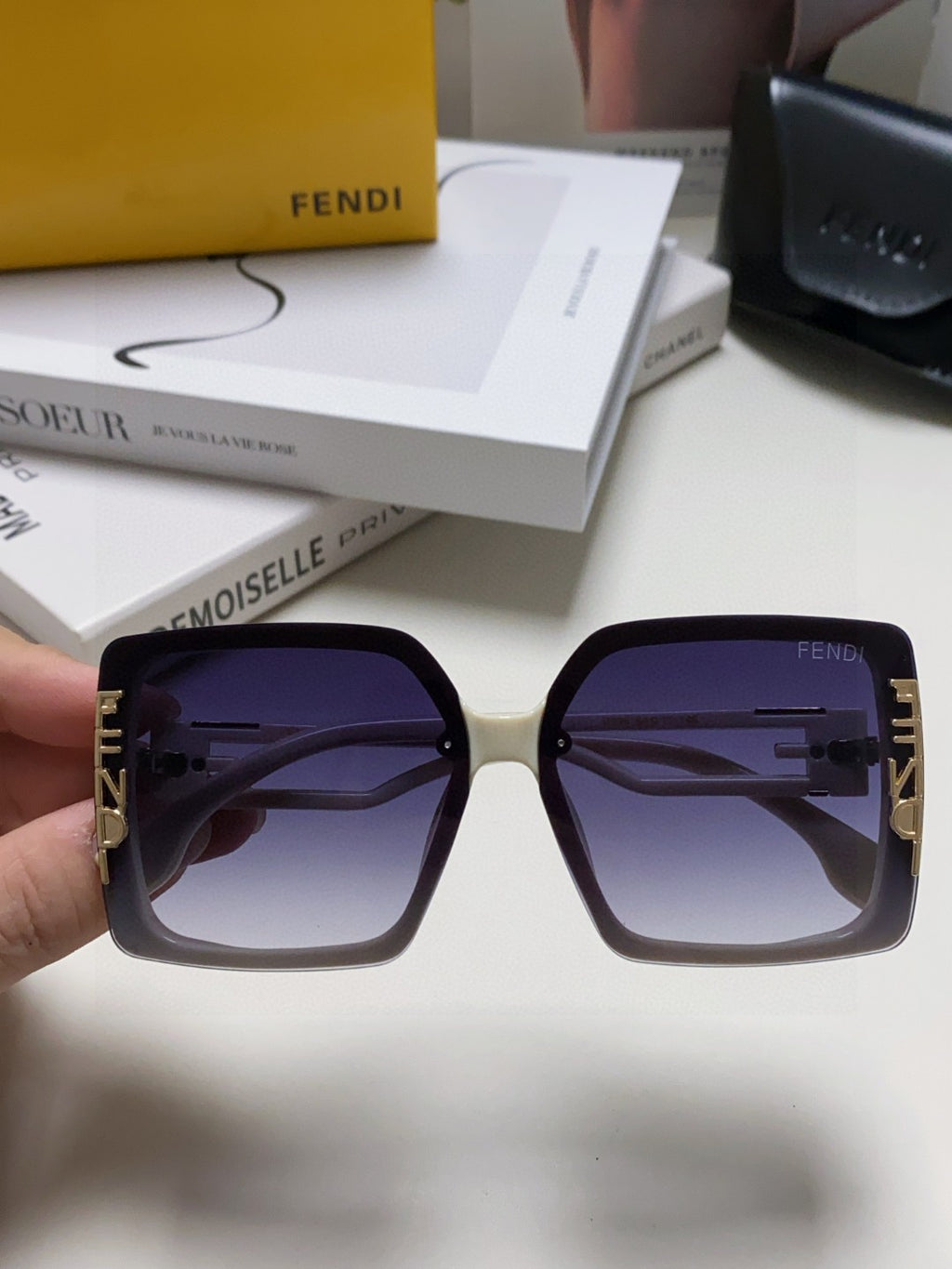 Fendi Fashion Blue Lens Sunglasses for Women - 399288 - detail image 3