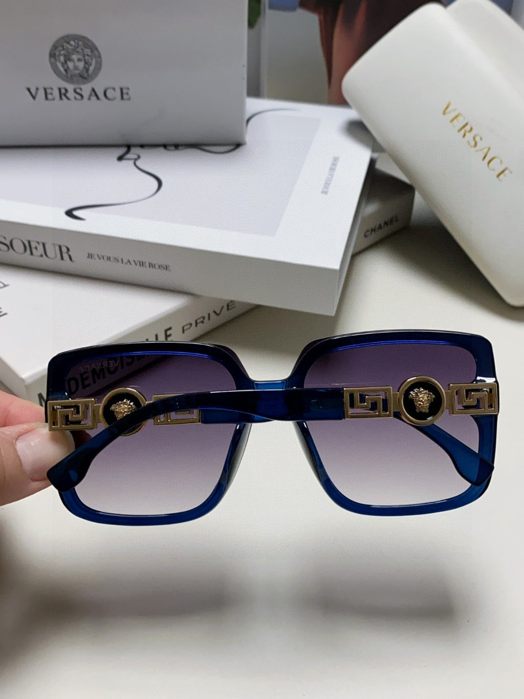 Versace Polarized Fashion Blue Lens Sunglasses for Men & Women - 158638 - detail image 4