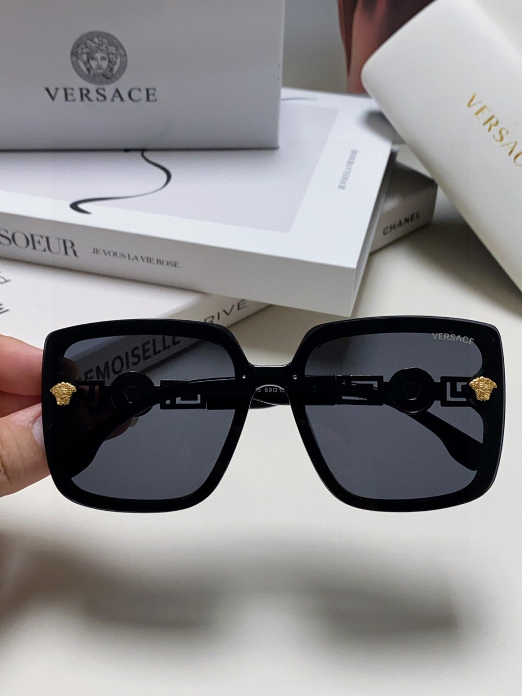 Versace Polarized Fashion Black Lens Sunglasses for Men & Women - 432810 - detail image 3