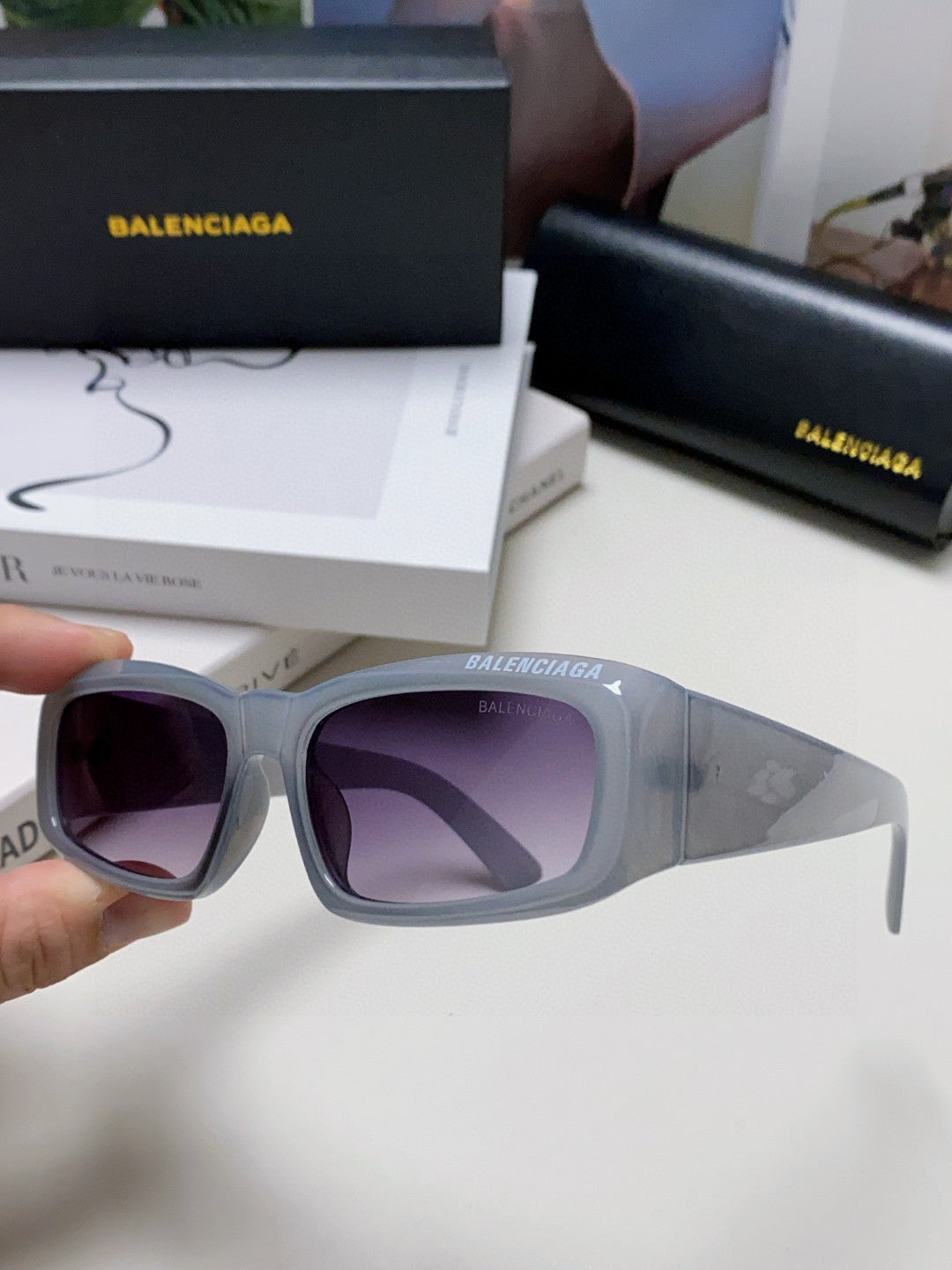 Balenciaga Square Gold Lens Sunglasses for Men & Women - 416103 - detail image 7