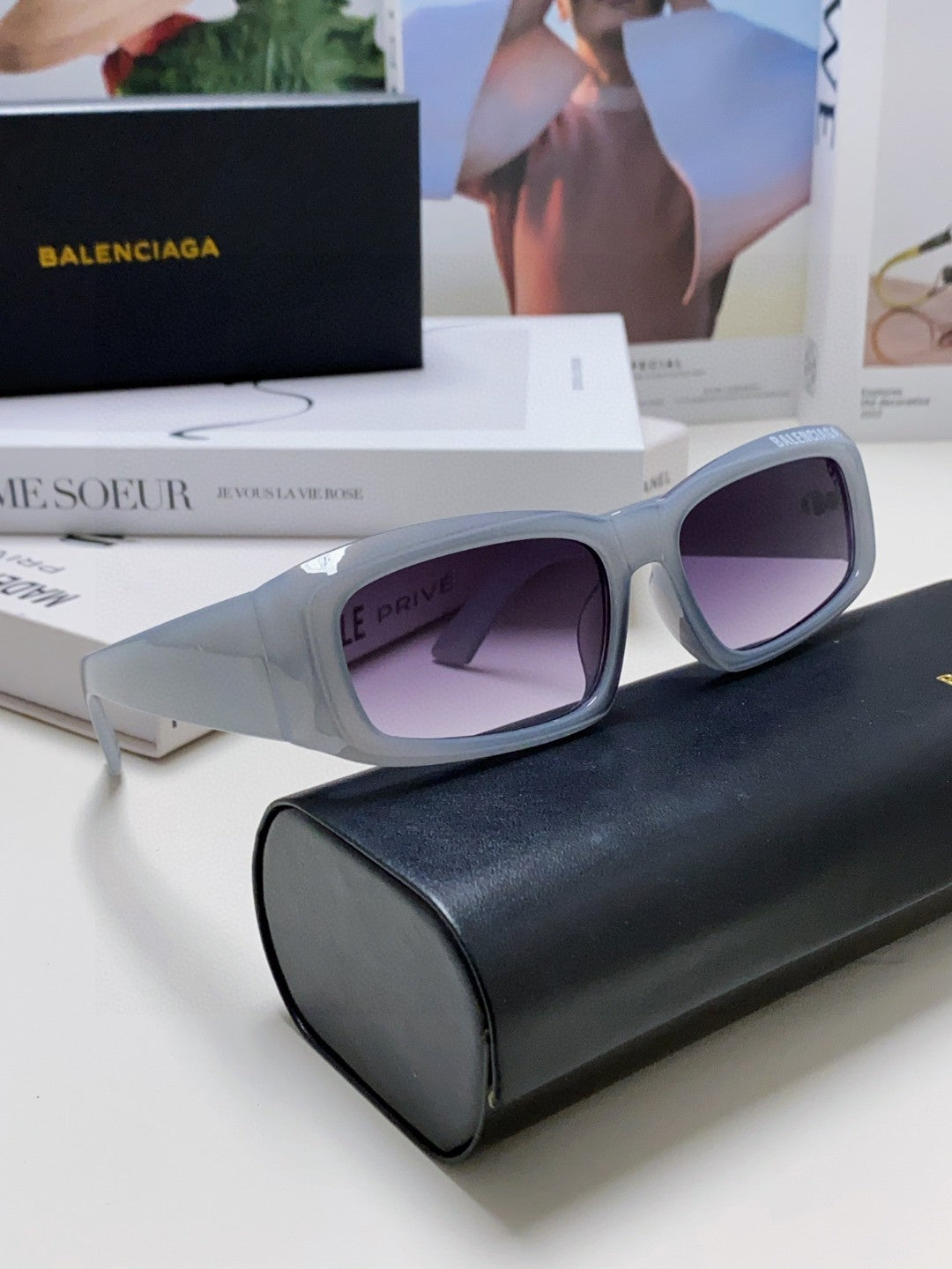 Balenciaga Square Gold Lens Sunglasses for Men & Women - 449637 - detail image 9