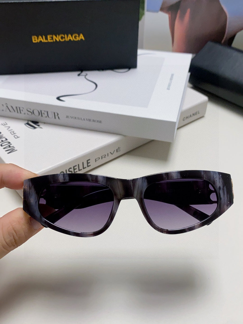 Balenciaga Fashion Silver Lens Sunglasses for Men & Women - 449642 - detail image 2