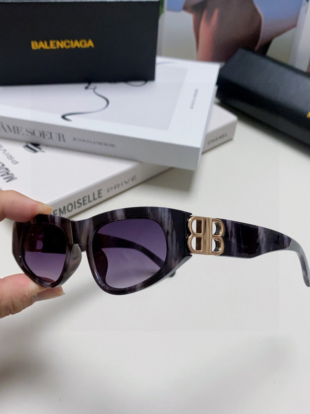 Balenciaga Fashion Silver Lens Sunglasses for Men & Women - 416108 - detail image 4