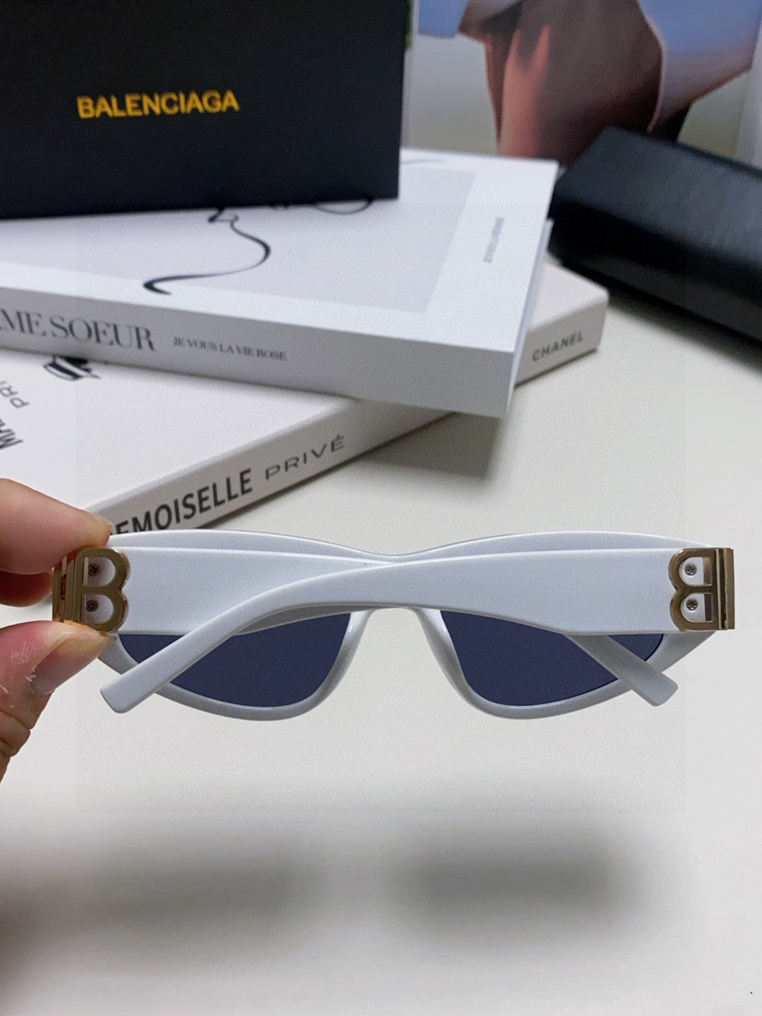 Balenciaga Fashion Black Lens Sunglasses for Men & Women - 449643 - detail image 6