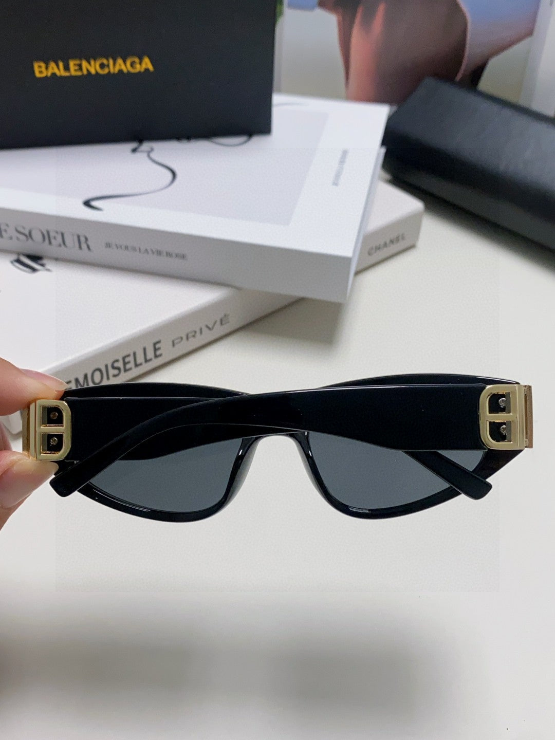 Balenciaga Fashion Gold Lens Sunglasses for Men & Women - detail image 4