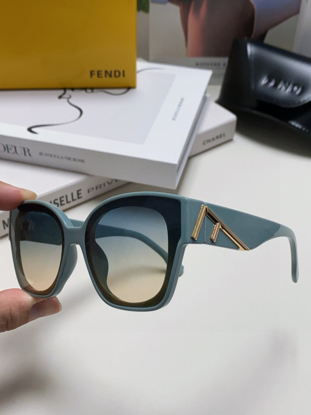 Fendi Fashion Gray Lens Sunglasses for Men & Women - 449811 - detail image 5