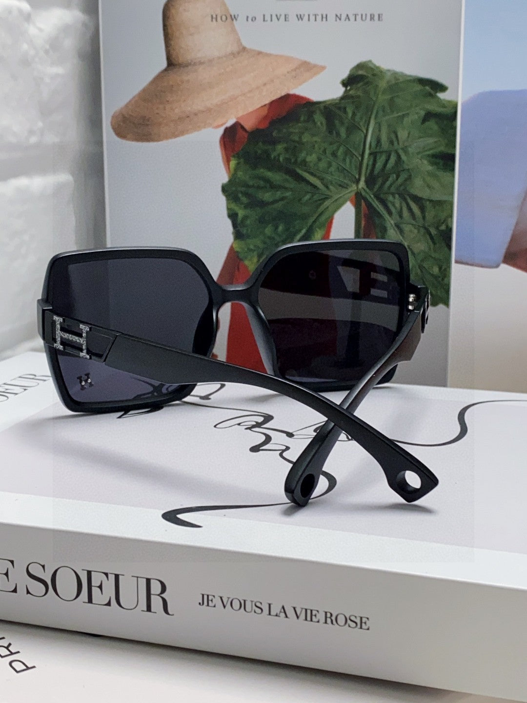 Hermès Square Black Lens Sunglasses for Men & Women - 450013