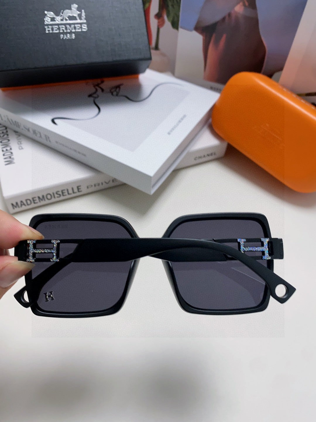 Hermès Square Black Lens Sunglasses for Men & Women - 450013 - detail image 3
