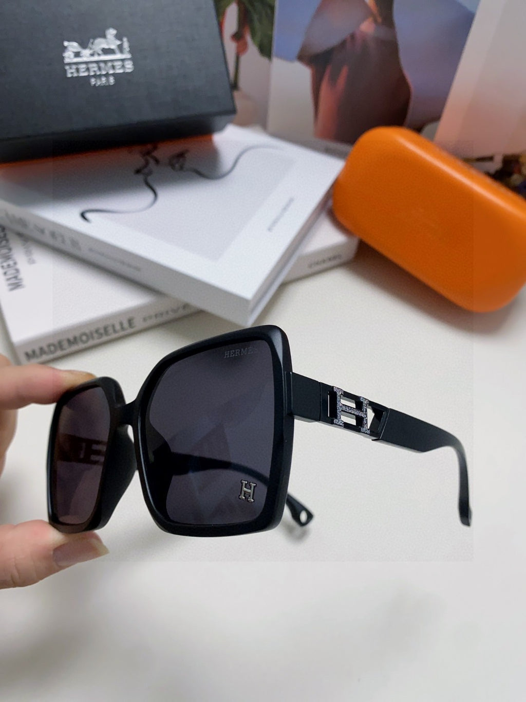 Hermès Square Black Lens Sunglasses for Men & Women - 450013 - detail image 4